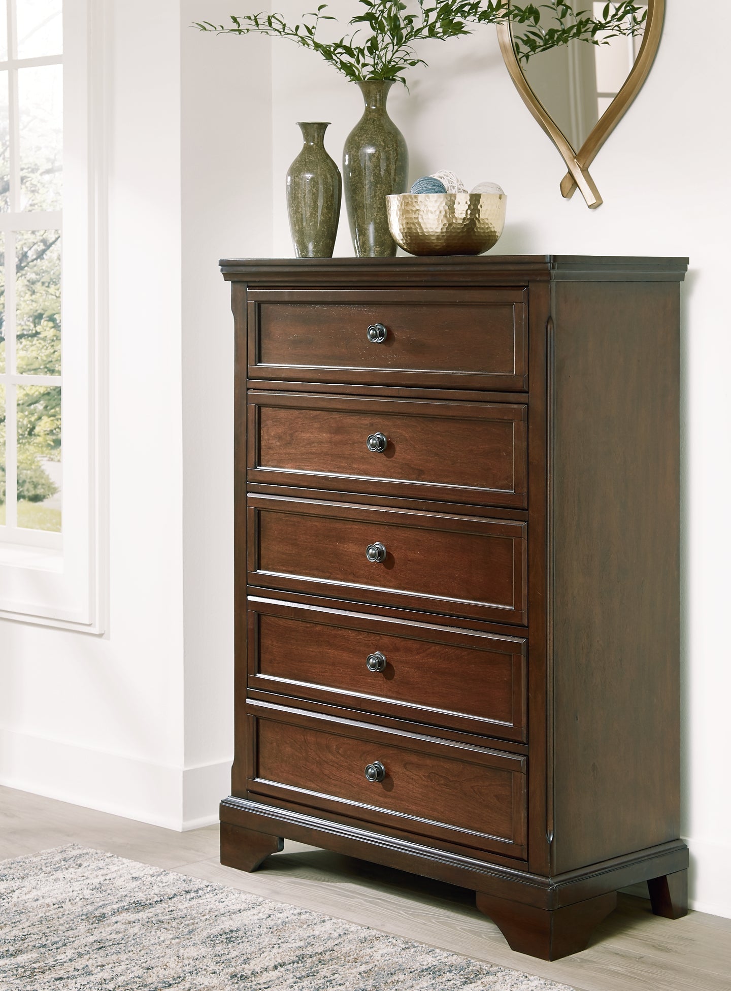 Commode à cinq tiroirs Trellington