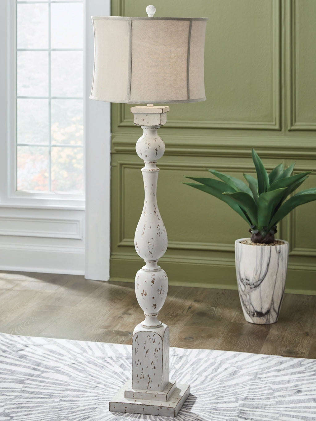 Lampadaire Madsbrook Poly (1/CN)
