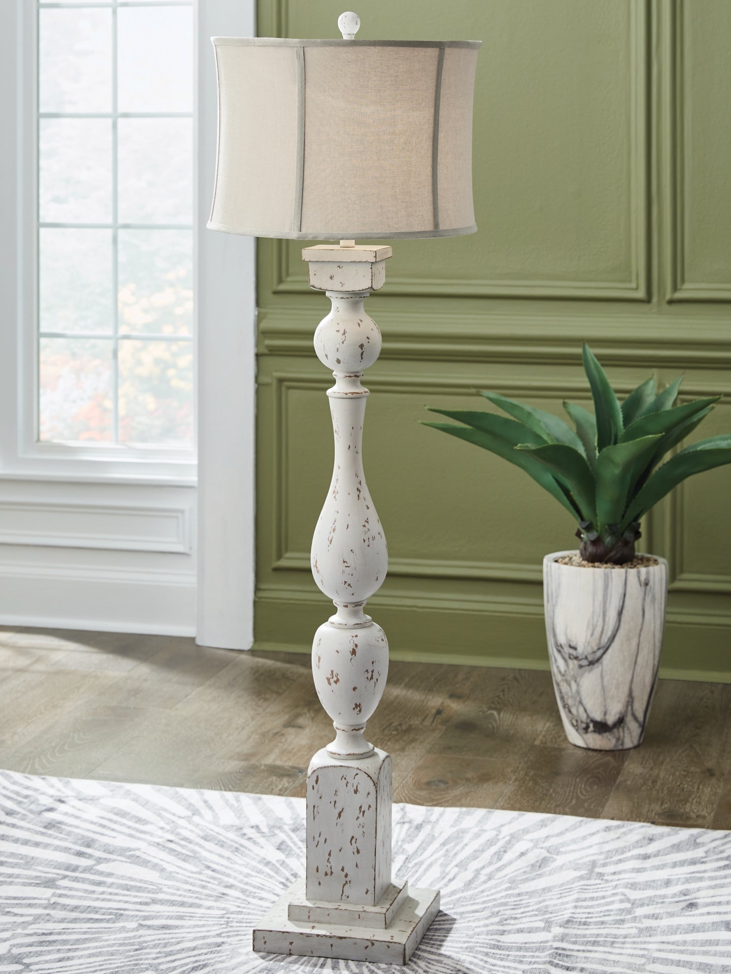 Lampadaire Madsbrook Poly (1/CN)