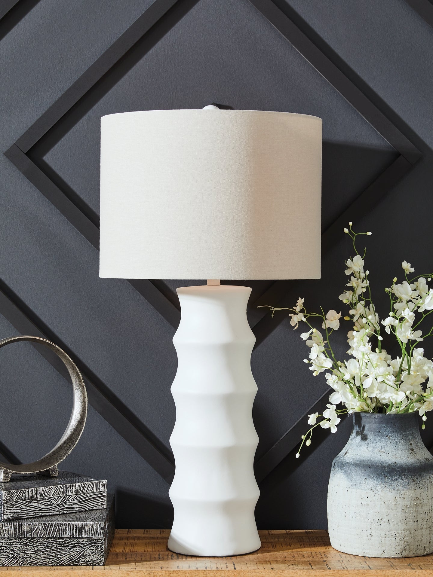 Lampe de table Veraleigh Poly (1/CN)